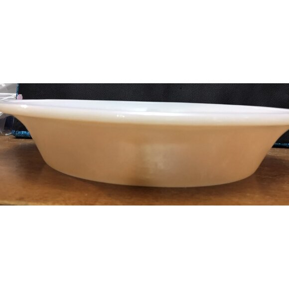 EUC PEACH LUSTRE DIVIDED CASSEROLE DISH Fire-King 468 Milk Glass Vintage - Picture 2 of 8